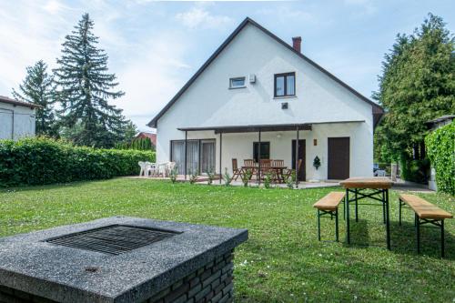 MyFlat Piroska Holiday Home