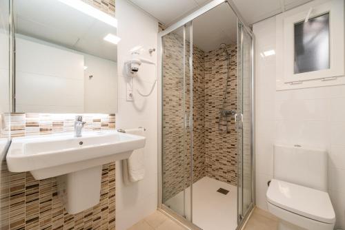 Kúpeľňa v ubytovaní Rentalmar Navarra family suites