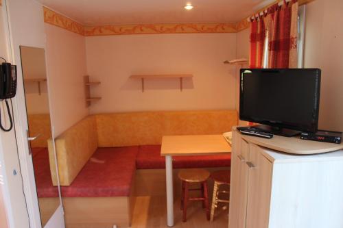 Η κουζίνα ή μικρή κουζίνα στο Camping la Chevauchée