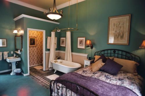 Ένα μπάνιο στο Pescadero Creek Inn