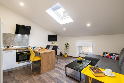 Hana - attic apartment in city center