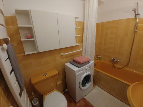 Ванная комната в Studio avec Parking Privé au Cœur de la Ville
