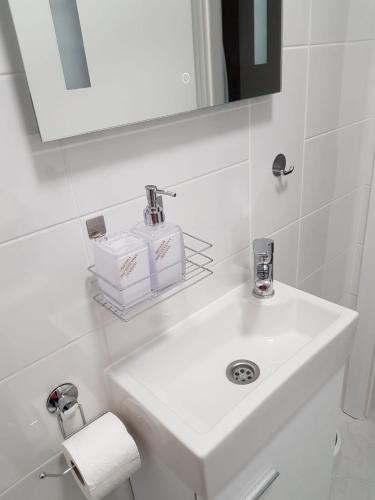Bilik mandi di Apartman Kristina - Self check in & check out