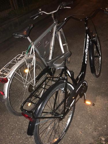 Montar en bicicleta en MentoreR&B o alrededores