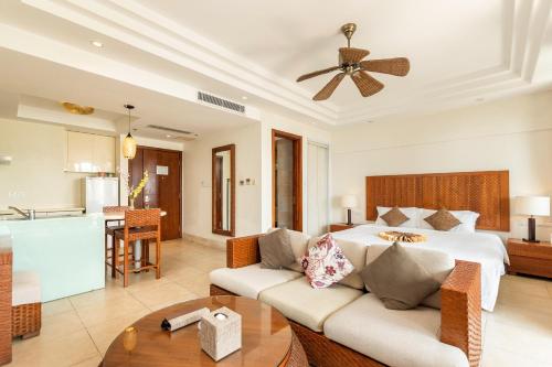 Foto da galeria de Aegean Suites Sanya Yalong Bay Resort em Sanya