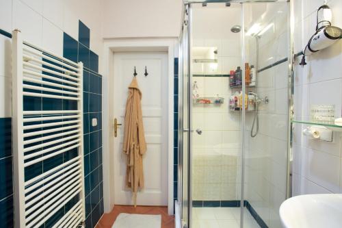 Vonios kambarys apgyvendinimo įstaigoje Victoria Design Stays - Apartment Rehorova