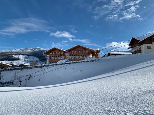 La Montana Ski & Hiking LODGE