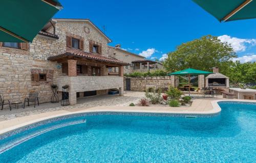Bazén v ubytování Apart Complex Villa Anja nebo v jeho okolí