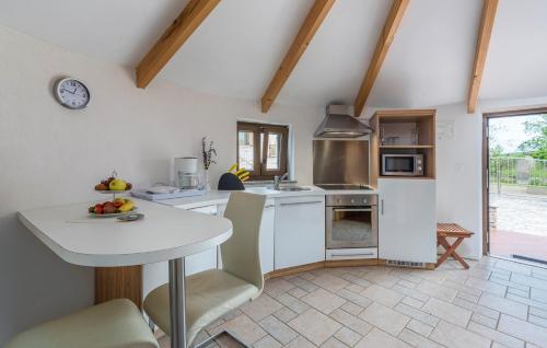 Kuchyň nebo kuchyňský kout v ubytování Apart Complex Villa Anja