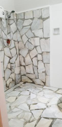 Ένα μπάνιο στο Coco Cabana Romblon