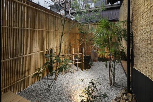 Kanade Kyoto-Hachijoguchi