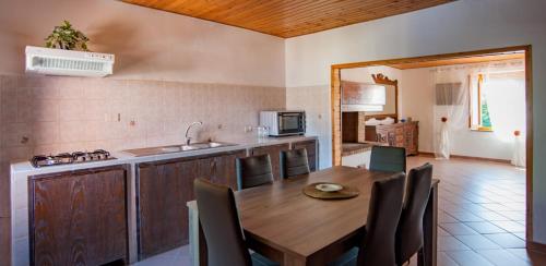 Kuchyňa alebo kuchynka v ubytovaní Agriturismo Il Maremmano