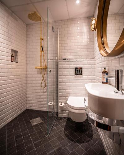 Lord Nelson Hotel Image