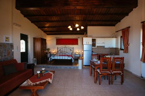 Afbeelding uit fotogalerij van Aetovigla Guesthouse in Krousón