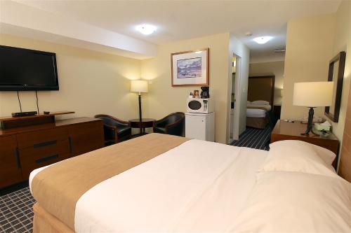 Medicine Hat Suites – Photos 4