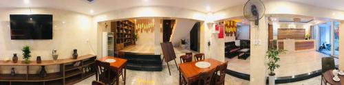 Televisyen dan/atau pusat hiburan di Binh Duong 2 Hotel
