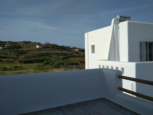 Un balcón o terraza en Naxian Album villa kaliope with private pool in Naxos