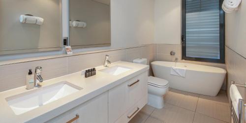 Koupelna v ubytování Harbour House Hotel - Le Paradis Apartments