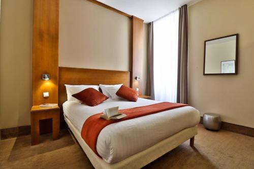 Gallery image of Hotel le Noailles Nice Gare in Nice