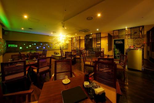 Ruang duduk di BOLTON Hotel