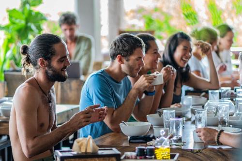 Επισκέπτες που μένουν στο Vikasa Yoga Retreat