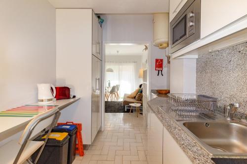 Kuchyňa alebo kuchynka v ubytovaní Apartment Cedofeita 408