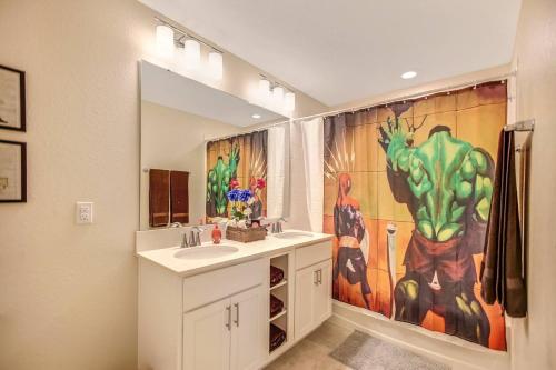 H - New 2 Bedroom Condo - 5 Miles to Disney - Free Water Park photo 52