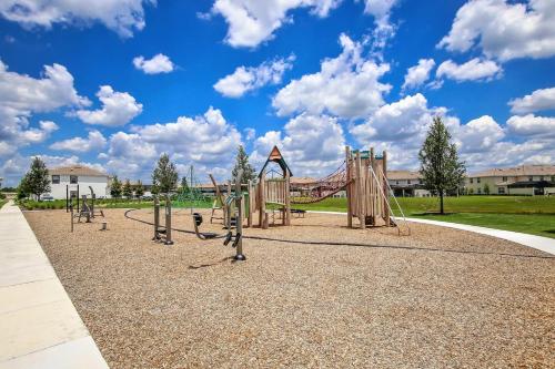 H - New 2 Bedroom Condo - 5 Miles to Disney - Free Water Park photo 68