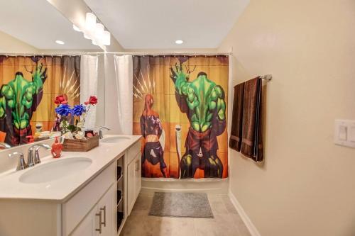 H - New 2 Bedroom Condo - 5 Miles to Disney - Free Water Park photo 54