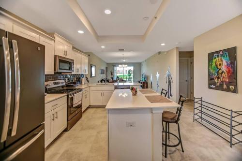 H - New 2 Bedroom Condo - 5 Miles to Disney - Free Water Park photo 13