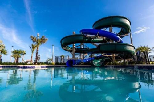 H - New 2 Bedroom Condo - 5 Miles to Disney - Free Water Park photo 12
