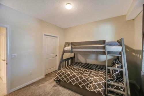 H - New 2 Bedroom Condo - 5 Miles to Disney - Free Water Park photo 51
