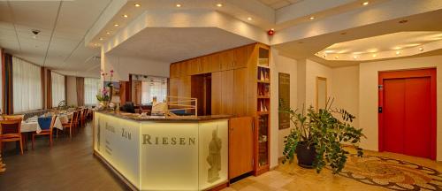 Ο χώρος του λόμπι ή της ρεσεψιόν στο RIESENjunior Hanau by Trip Inn