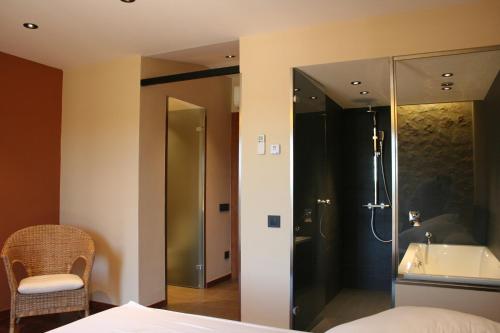 Koupelna v ubytování Hotel Mas Oliveres Pla de Palau