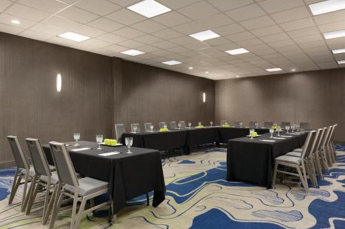 Gallery image of Radisson Hotel McAllen Airport in McAllen