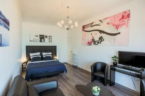 SEA FRONT SUITE - Panoramic View with Terrace - 85 m