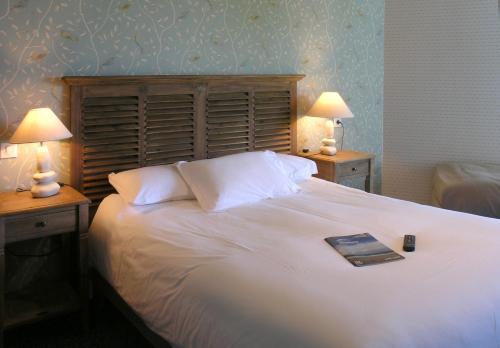 Gallery image of Auberge du Cabestan Hotel Audierne in Audierne