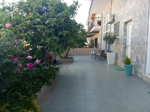 Κήπος έξω από το Vonitsa Loft Apartment 2