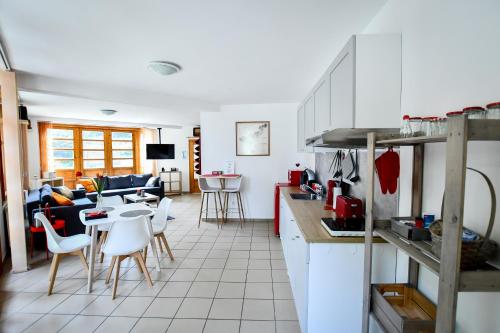 Kjøkken eller kjøkkenkrok på Borálom Stúdió Apartman Tokaj