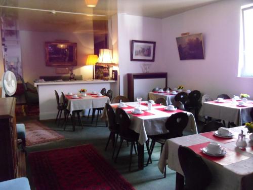 Restaurace v ubytování Hôtel De Bale