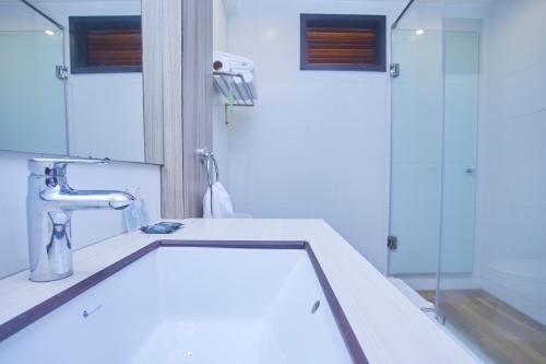 Ένα μπάνιο στο Victoria Regia Hotel