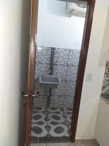 Ein Badezimmer in der Unterkunft Imóveis Por Temporada em Santarém no Pará