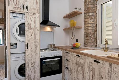 Agion Apostolon Loft!