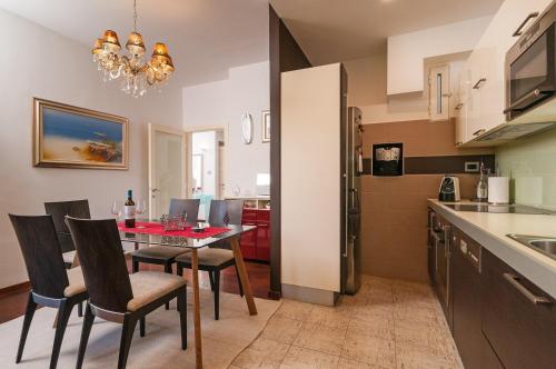 Luxury Rooms 7heaven Suite Apartment