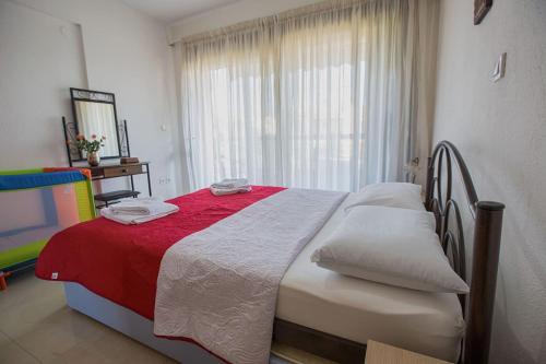 Gambar di galeri bagi Stylish beach house by the sea di Yerakiní