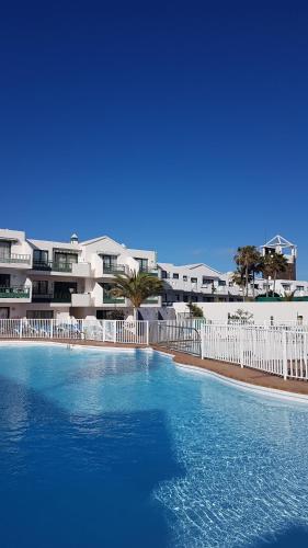 Lanzarote-Beach-Apartment, Las Cucharas Beach, Costa Teguise -- 1 MINUTE WALK FROM MAIN SQUARE, 35 METERS FROM BEACH