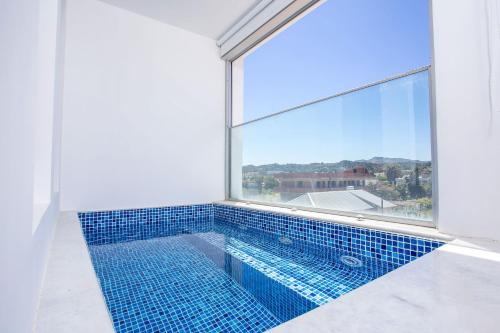 Ammos Luxury Suites