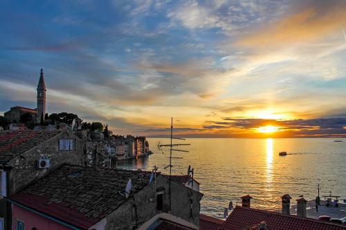 Rovigno Bella sea view Apartment by Irundo