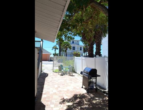 Holmes Beach - Ocean View Suites 3102 – Photos 5
