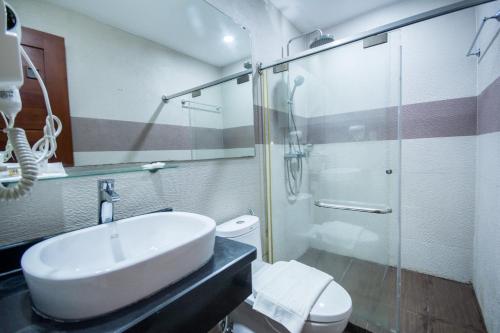 Koupelna v ubytování Sur Beach Resort Boracay
